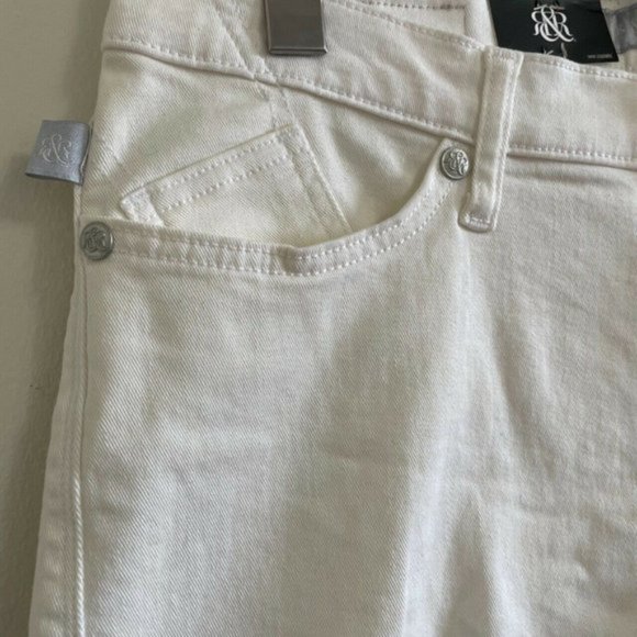 Rock & Republic NWT Women's White Jeans shorts fryed hem 5-Pockets Size 8 - Picture 10 of 11